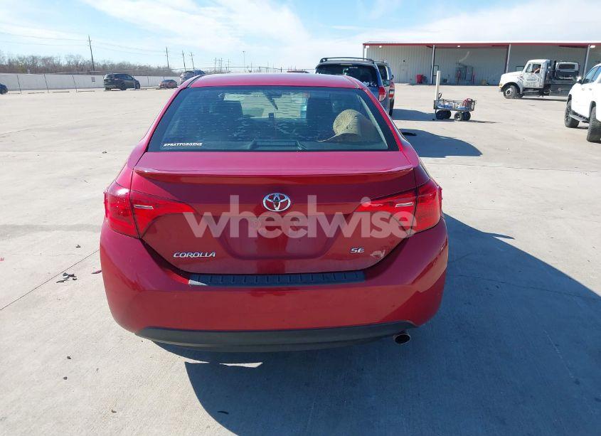 Photo 16 of 2018 Toyota Corolla SE (VIN 5YFBURHE7JP852192)