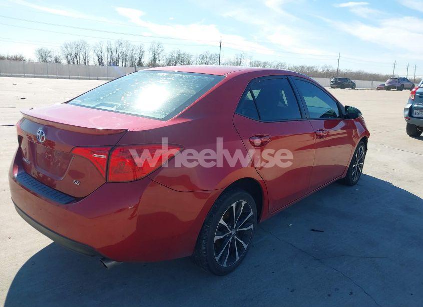 Photo 4 of 2018 Toyota Corolla SE (VIN 5YFBURHE7JP852192)
