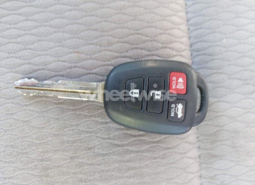 Photo 11 of 2019 Toyota Corolla LE (VIN 5YFBURHE7KP867213)