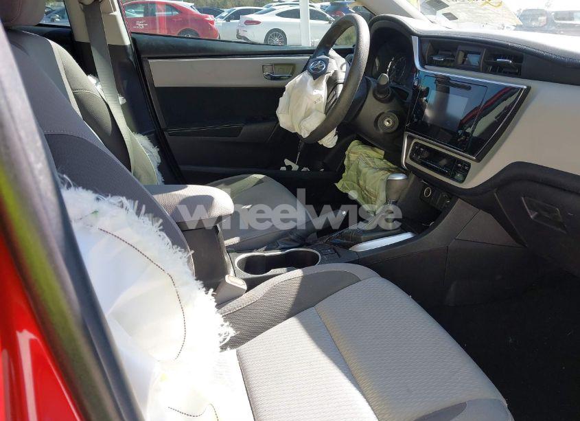 Photo 5 of 2019 Toyota Corolla LE (VIN 5YFBURHE7KP867213)