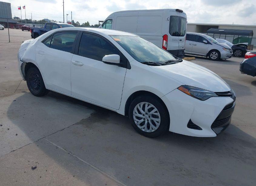 2019 Toyota Corolla LE (VIN 5YFBURHE7KP867258) main photo