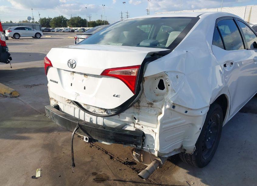 Photo 6 of 2019 Toyota Corolla LE (VIN 5YFBURHE7KP867258)