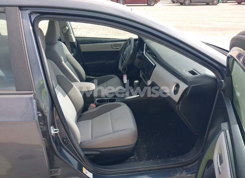 Photo 5 of 2019 Toyota Corolla LE (VIN 5YFBURHE7KP871097)