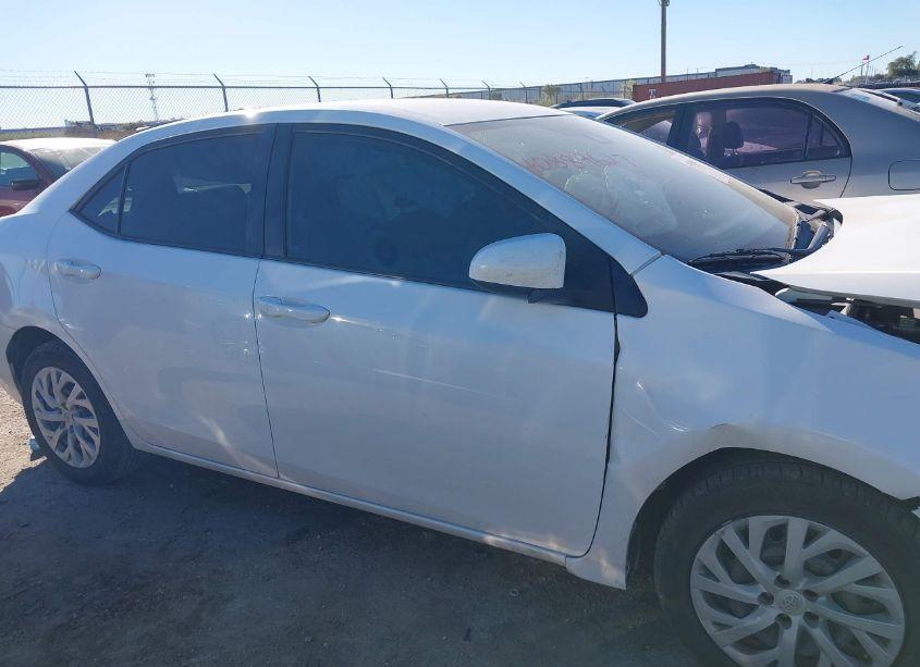 Photo 13 of 2019 Toyota Corolla LE (VIN 5YFBURHE7KP875277)