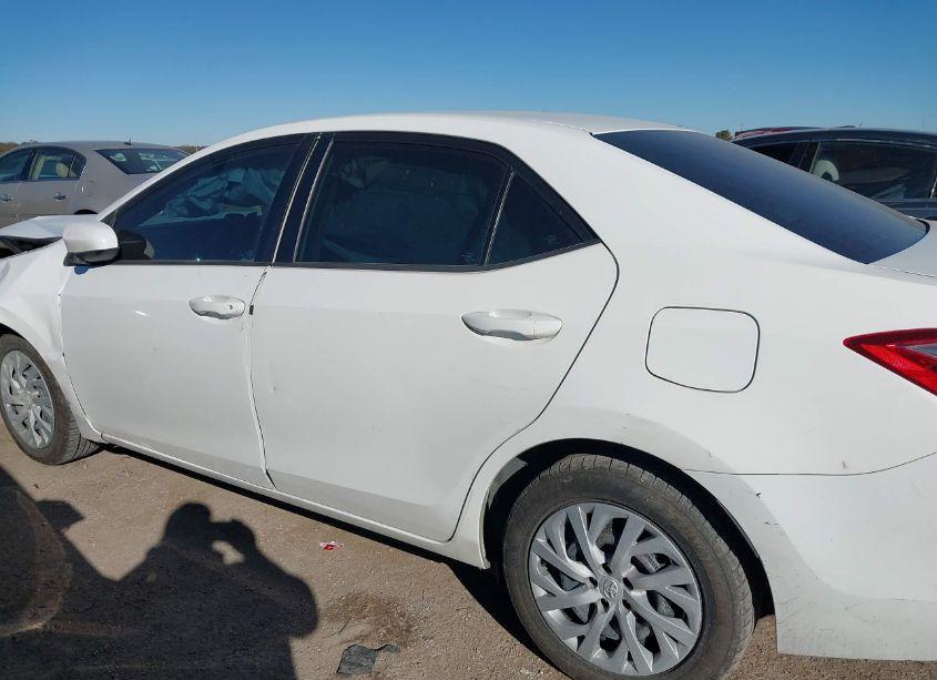 Photo 14 of 2019 Toyota Corolla LE (VIN 5YFBURHE7KP875277)