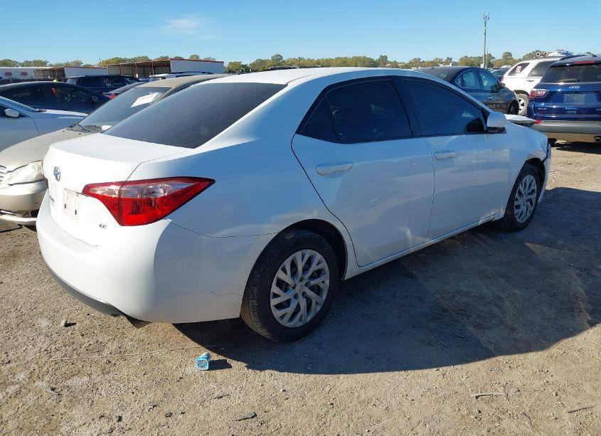 Photo 4 of 2019 Toyota Corolla LE (VIN 5YFBURHE7KP875277)