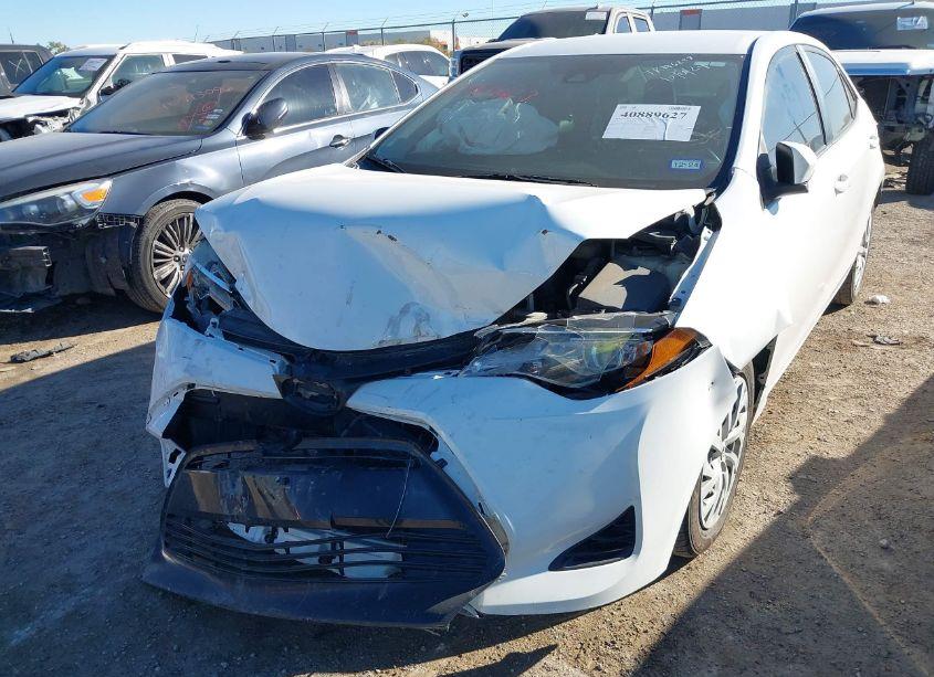Photo 6 of 2019 Toyota Corolla LE (VIN 5YFBURHE7KP875277)