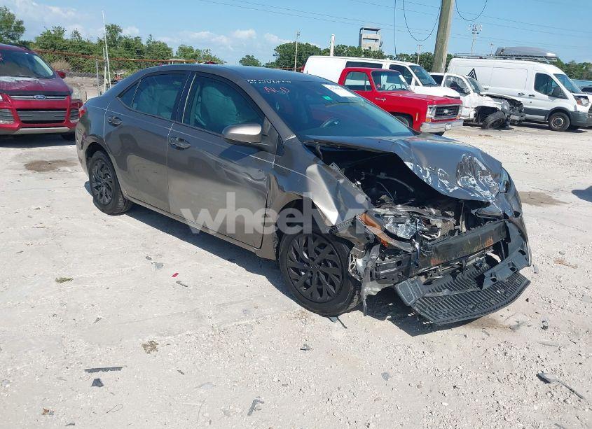 2019 Toyota Corolla LE (VIN 5YFBURHE7KP878972) main photo