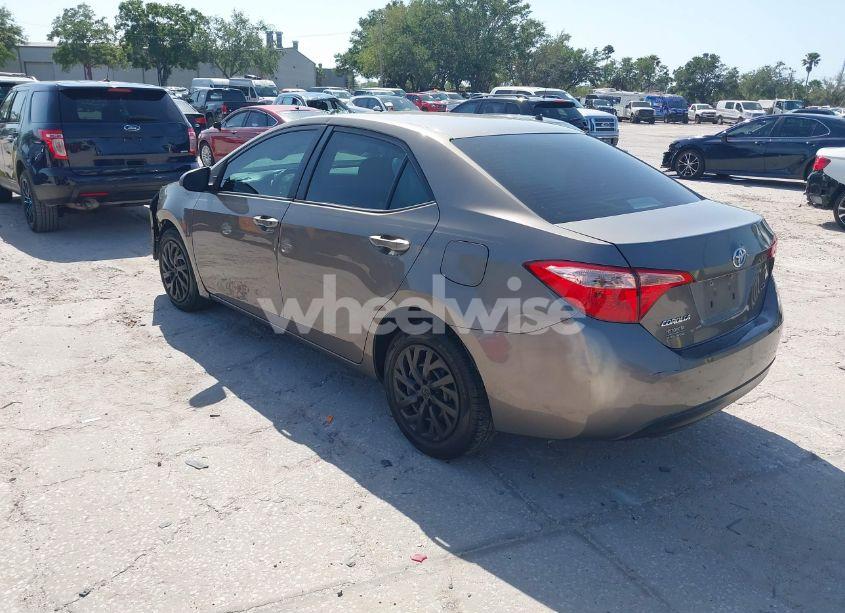 Photo 3 of 2019 Toyota Corolla LE (VIN 5YFBURHE7KP878972)
