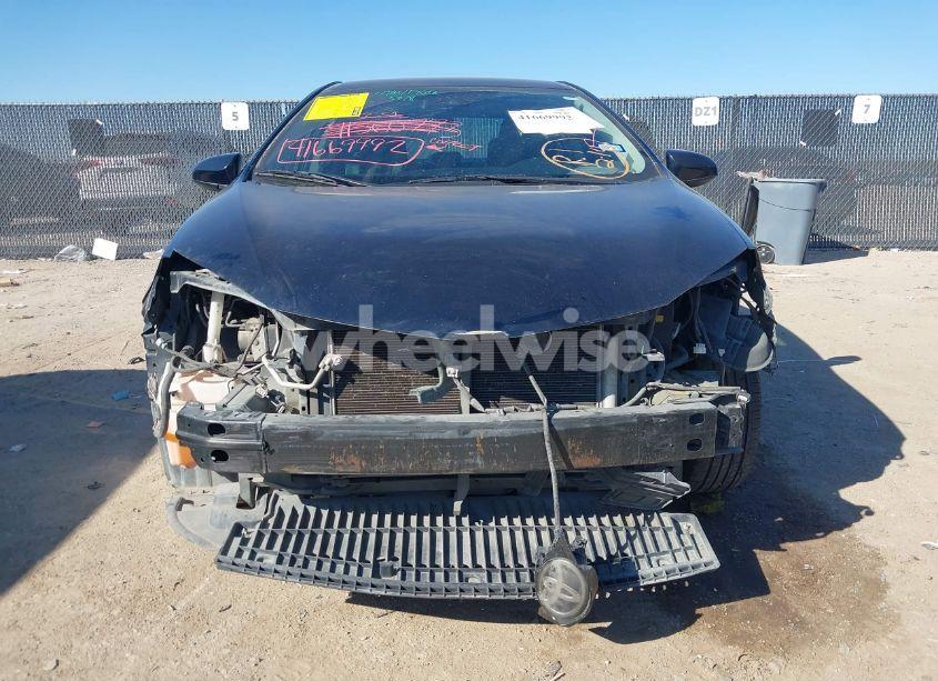 Photo 13 of 2019 Toyota Corolla LE (VIN 5YFBURHE7KP885307)