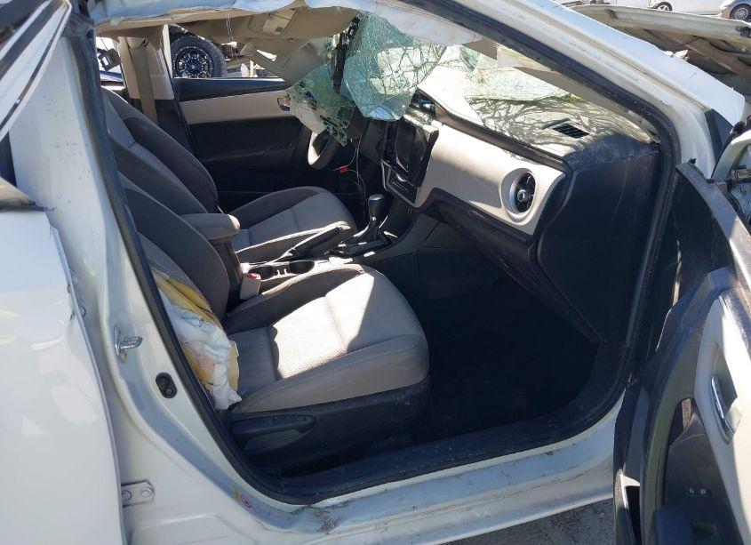 Photo 5 of 2019 Toyota Corolla LE (VIN 5YFBURHE7KP886568)