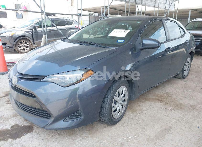 Photo 2 of 2019 Toyota Corolla LE (VIN 5YFBURHE7KP893892)