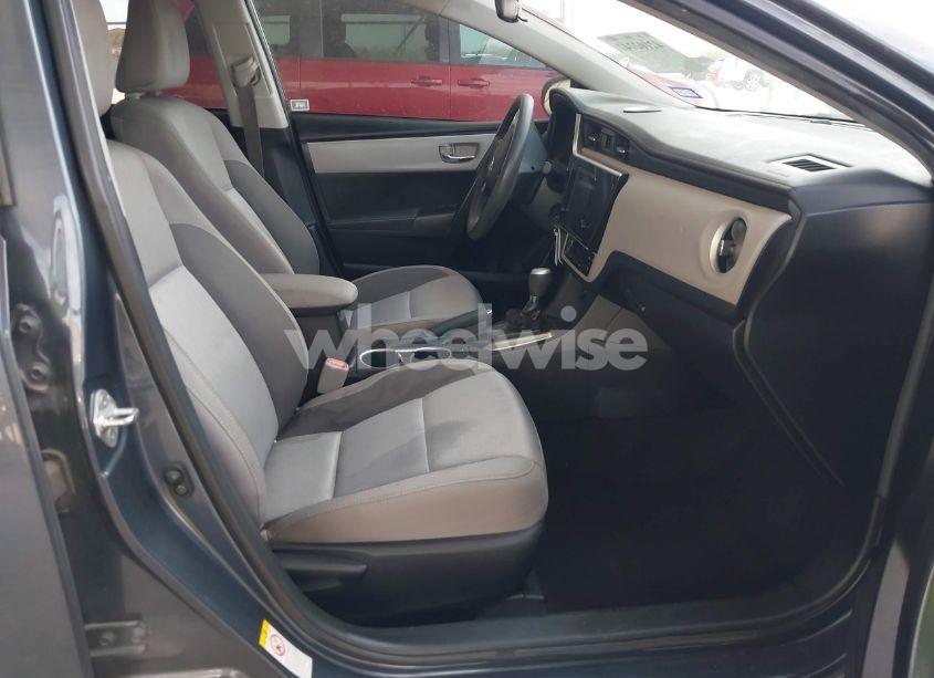 Photo 5 of 2019 Toyota Corolla LE (VIN 5YFBURHE7KP893892)