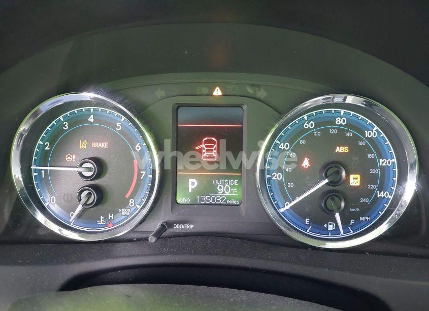 Photo 7 of 2019 Toyota Corolla LE (VIN 5YFBURHE7KP893892)