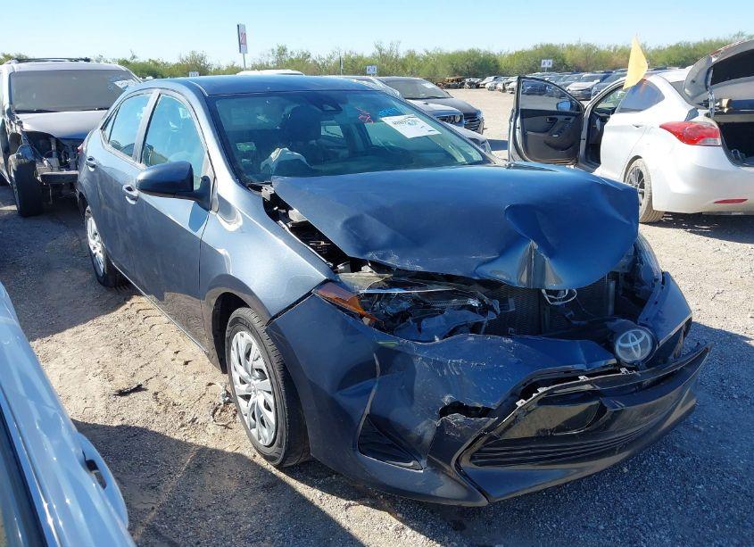 2019 Toyota Corolla LE (VIN 5YFBURHE7KP899031) main photo