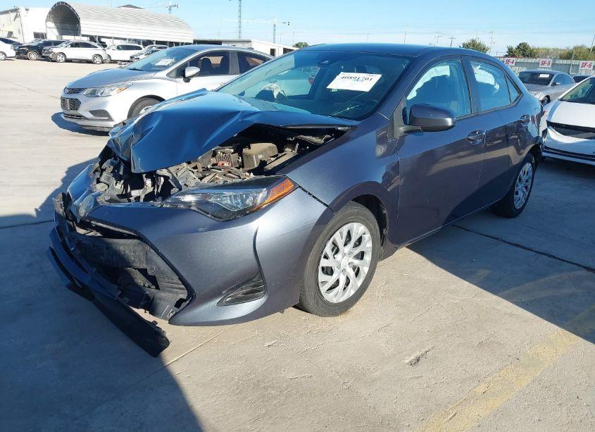 Photo 2 of 2019 Toyota Corolla LE (VIN 5YFBURHE7KP899031)
