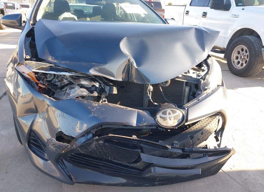 Photo 6 of 2019 Toyota Corolla LE (VIN 5YFBURHE7KP899031)