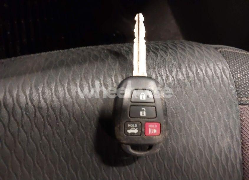 Photo 11 of 2019 Toyota Corolla LE (VIN 5YFBURHE7KP904275)