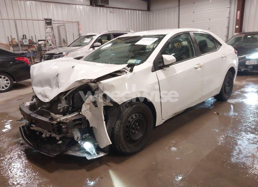 Photo 2 of 2019 Toyota Corolla LE (VIN 5YFBURHE7KP904275)