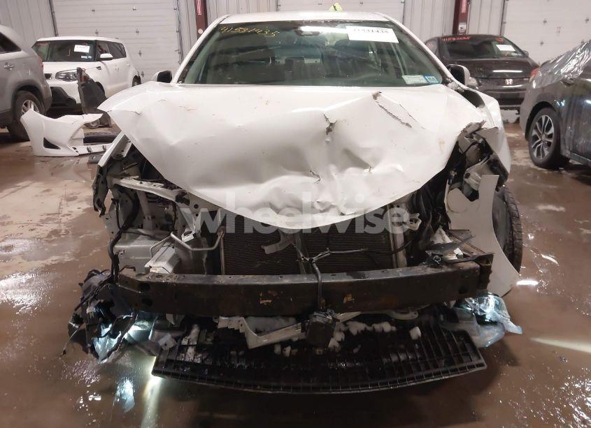 Photo 6 of 2019 Toyota Corolla LE (VIN 5YFBURHE7KP904275)