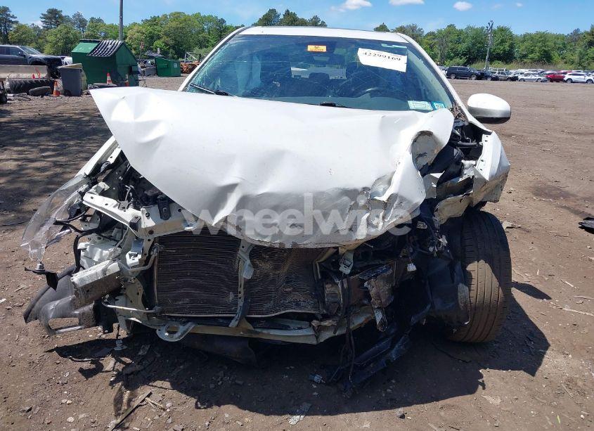 Photo 11 of 2019 Toyota Corolla XLE (VIN 5YFBURHE7KP904888)