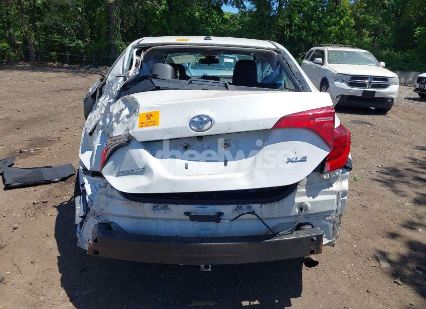 Photo 15 of 2019 Toyota Corolla XLE (VIN 5YFBURHE7KP904888)