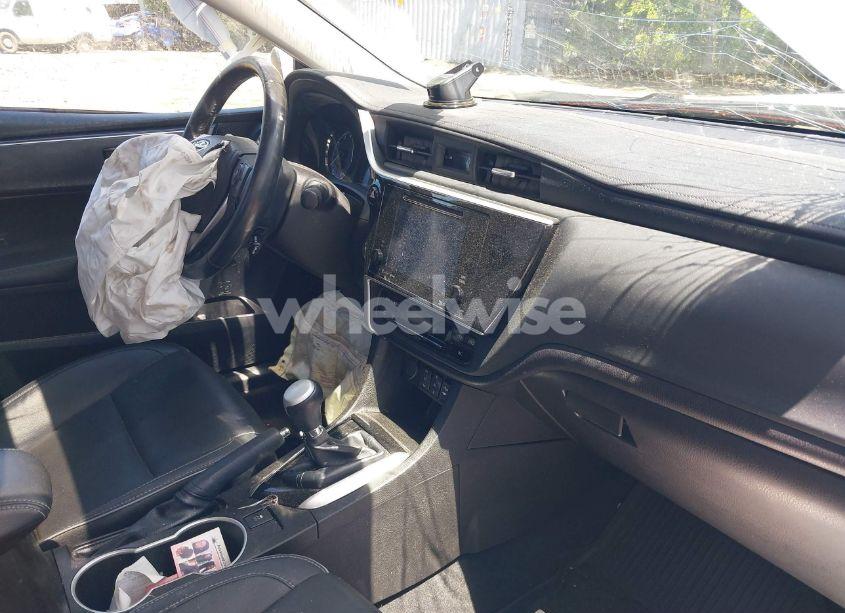 Photo 5 of 2019 Toyota Corolla XLE (VIN 5YFBURHE7KP904888)