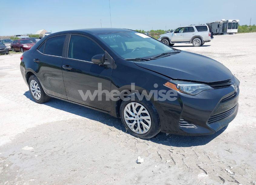 2019 Toyota Corolla LE (VIN 5YFBURHE7KP938152) main photo