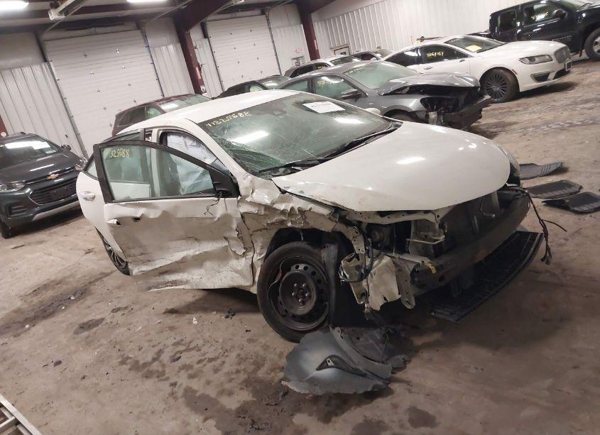 Photo 12 of 2019 Toyota Corolla LE (VIN 5YFBURHE7KP939558)