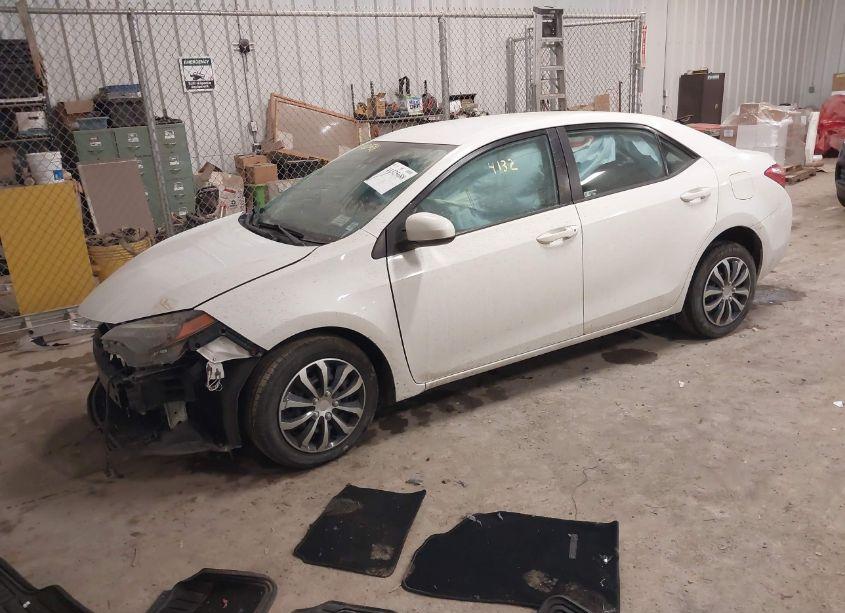 Photo 2 of 2019 Toyota Corolla LE (VIN 5YFBURHE7KP939558)