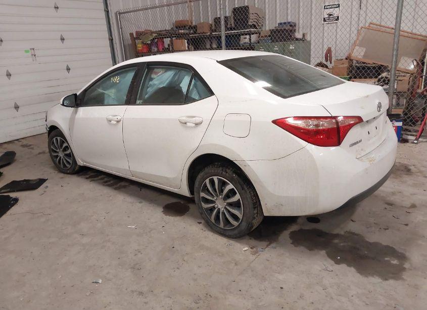 Photo 3 of 2019 Toyota Corolla LE (VIN 5YFBURHE7KP939558)