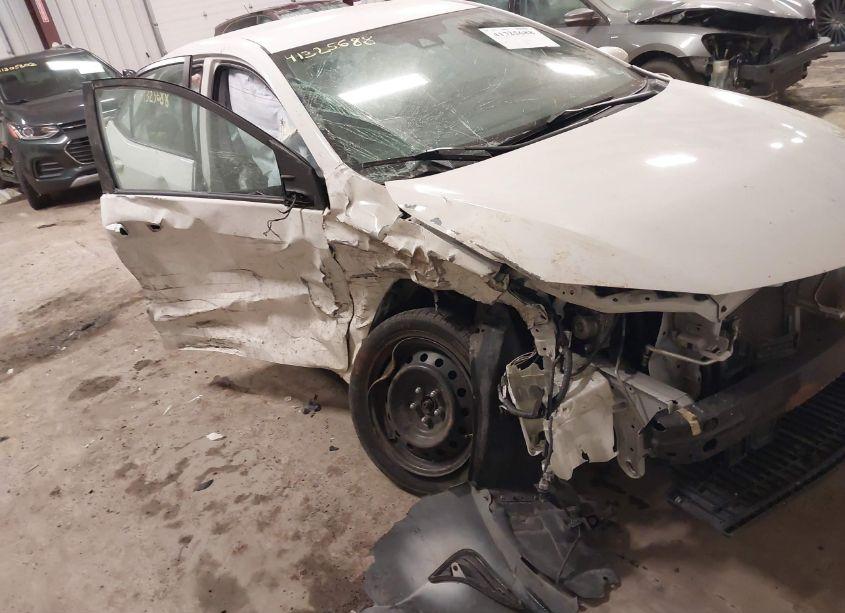 Photo 6 of 2019 Toyota Corolla LE (VIN 5YFBURHE7KP939558)