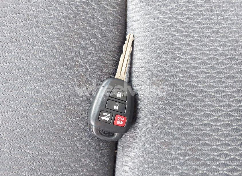 Photo 11 of 2019 Toyota Corolla LE (VIN 5YFBURHE7KP943433)