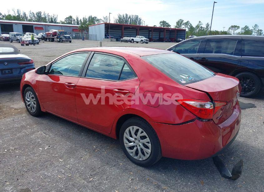 Photo 3 of 2019 Toyota Corolla LE (VIN 5YFBURHE7KP943433)