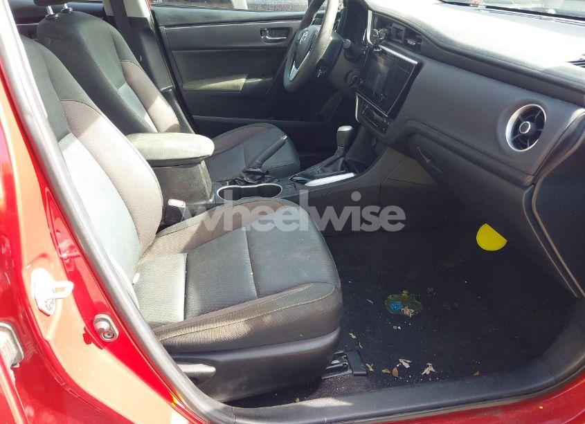 Photo 5 of 2019 Toyota Corolla LE (VIN 5YFBURHE7KP943433)