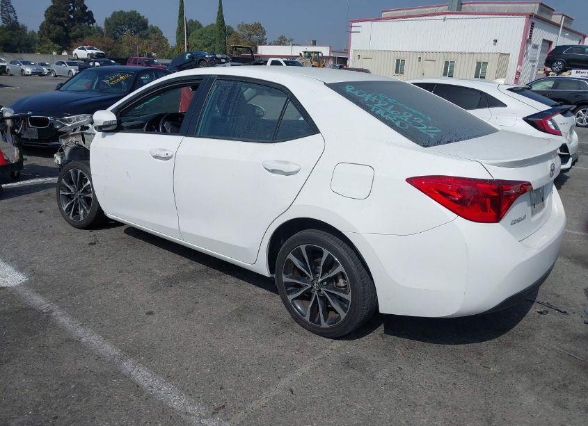Photo 3 of 2019 Toyota Corolla SE (VIN 5YFBURHE7KP944453)