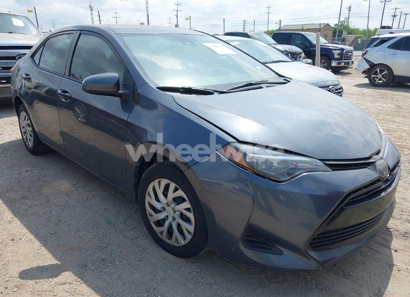 2019 Toyota Corolla LE (VIN 5YFBURHE7KP948955) main photo