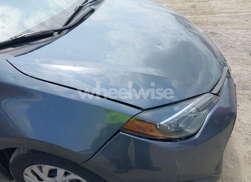 Photo 6 of 2019 Toyota Corolla LE (VIN 5YFBURHE7KP948955)