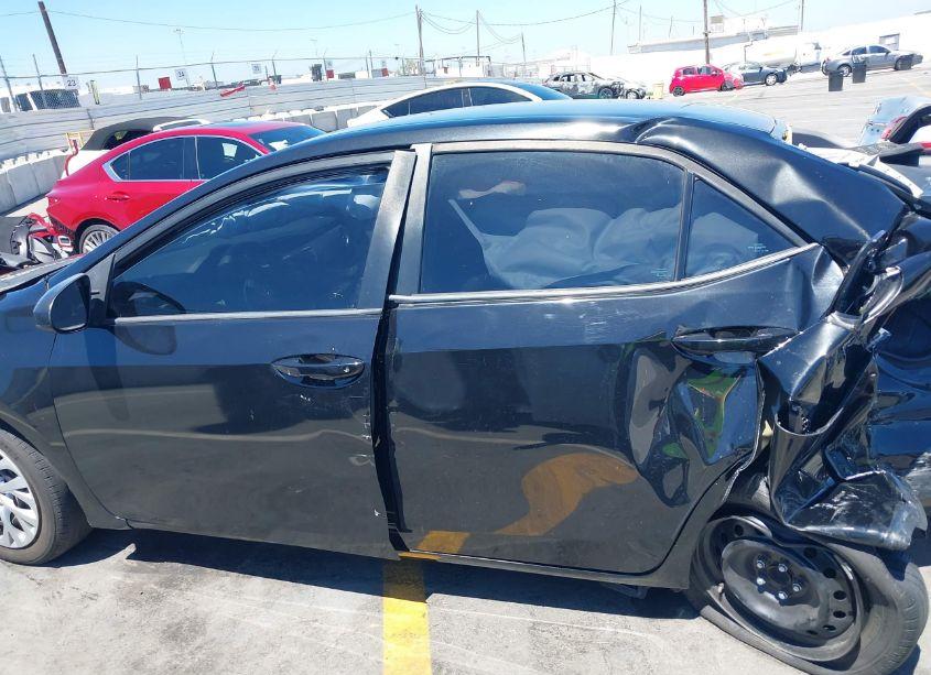 Photo 15 of 2019 Toyota Corolla LE (VIN 5YFBURHE7KP949281)