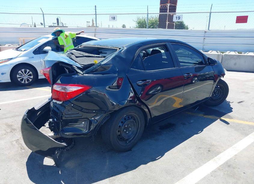 Photo 4 of 2019 Toyota Corolla LE (VIN 5YFBURHE7KP949281)