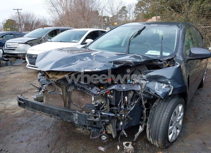 Photo 6 of 2014 Toyota Corolla LE (VIN 5YFBURHE8EP035626)