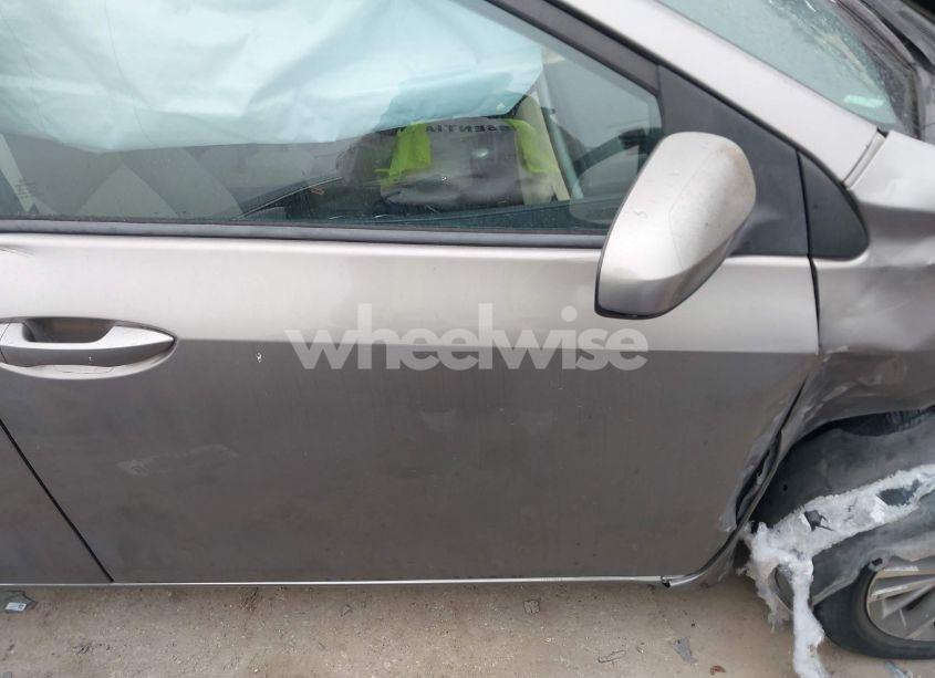 Photo 13 of 2014 Toyota Corolla LE PLUS (VIN 5YFBURHE8EP061384)