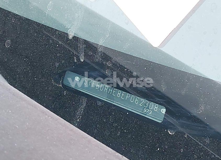 Photo 17 of 2014 Toyota Corolla LE (VIN 5YFBURHE8EP062308)