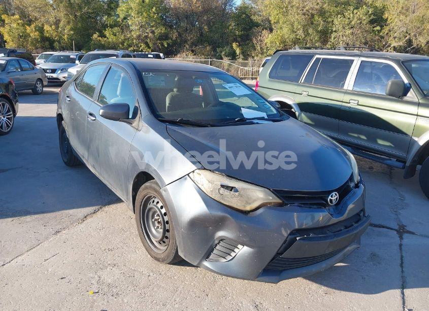 2014 Toyota Corolla LE (VIN 5YFBURHE8EP111801) main photo