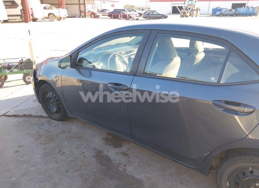 Photo 15 of 2014 Toyota Corolla LE (VIN 5YFBURHE8EP111801)