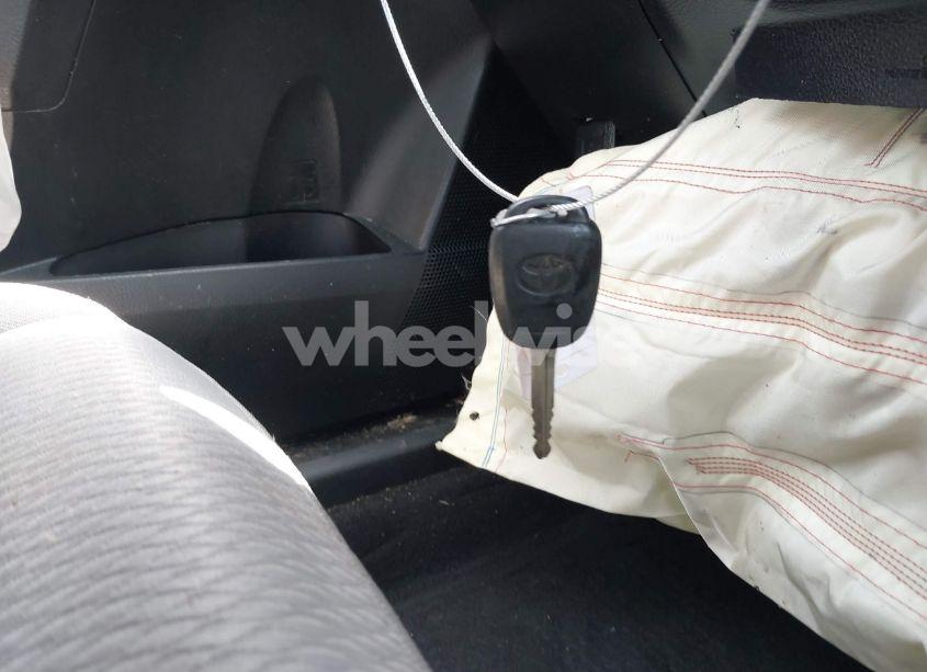 Photo 11 of 2015 Toyota Corolla LE (VIN 5YFBURHE8FP182353)