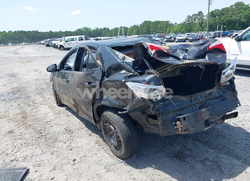 Photo 3 of 2015 Toyota Corolla LE (VIN 5YFBURHE8FP182353)