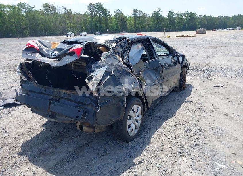 Photo 4 of 2015 Toyota Corolla LE (VIN 5YFBURHE8FP182353)