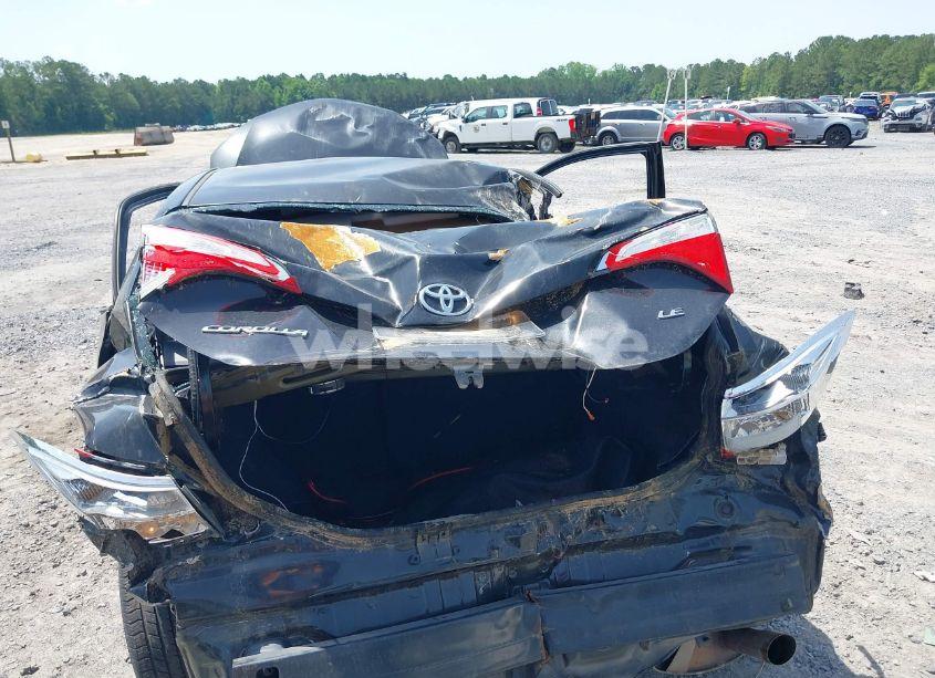 Photo 6 of 2015 Toyota Corolla LE (VIN 5YFBURHE8FP182353)