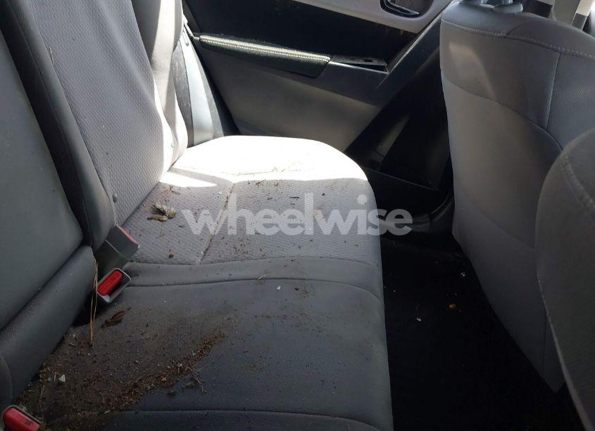 Photo 8 of 2015 Toyota Corolla LE (VIN 5YFBURHE8FP182353)